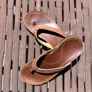 OluKai Brown Leather Sandals with Contoured Footbed